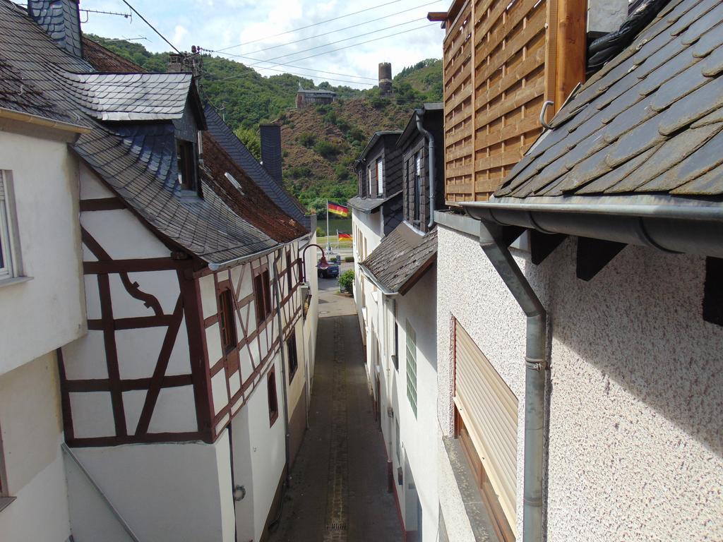 Ferienwohnung Bergblick /Moseltal 부르겐 외부 사진