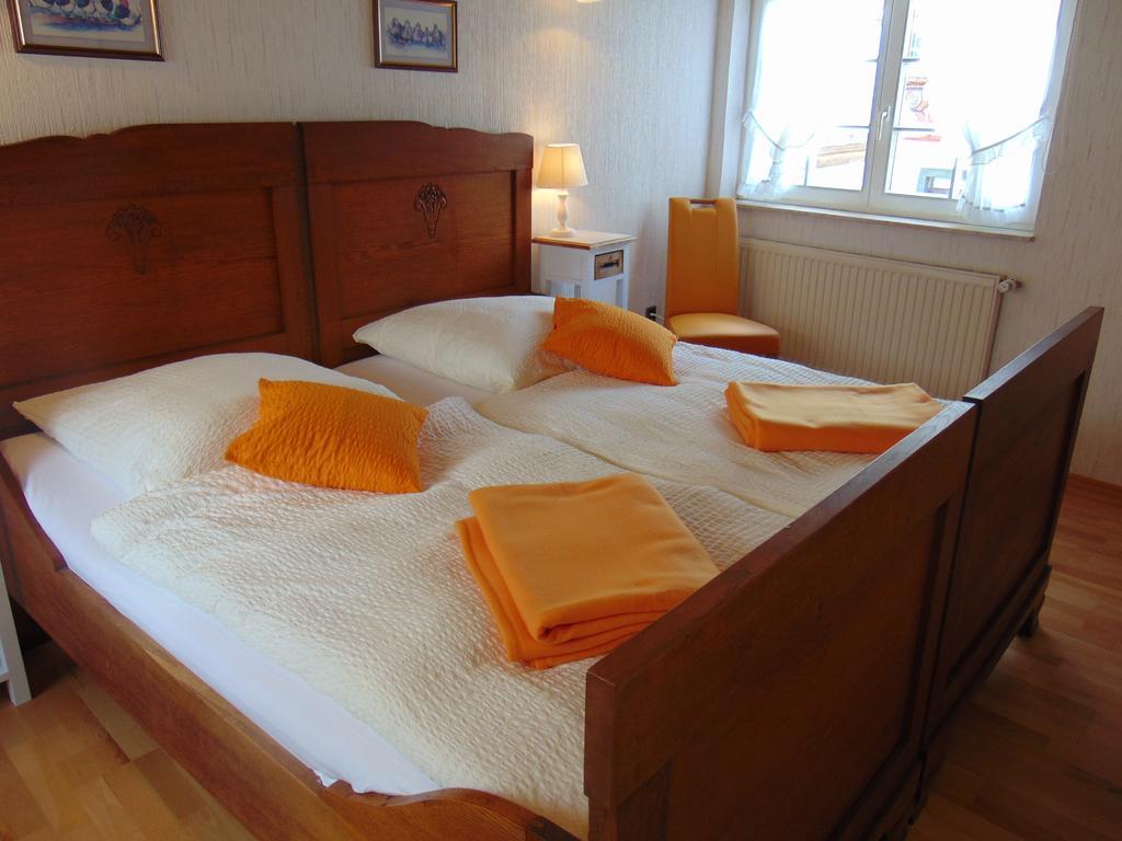 Ferienwohnung Bergblick /Moseltal 부르겐 외부 사진